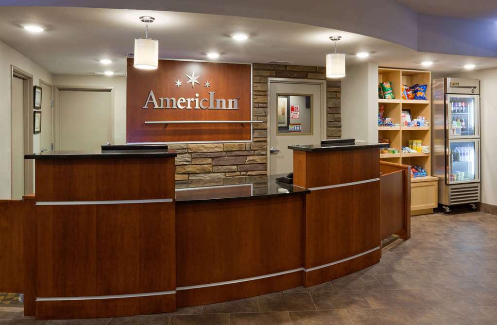 Americinn By Wyndham Hartford Wi Dalaman gambar