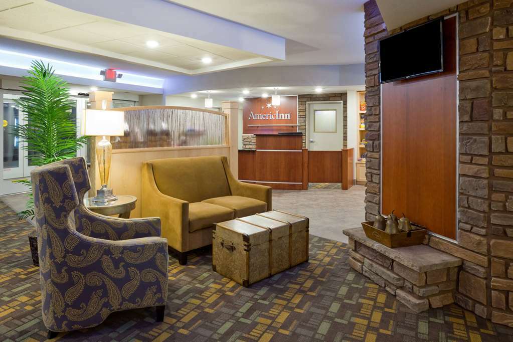 Americinn By Wyndham Hartford Wi Dalaman gambar